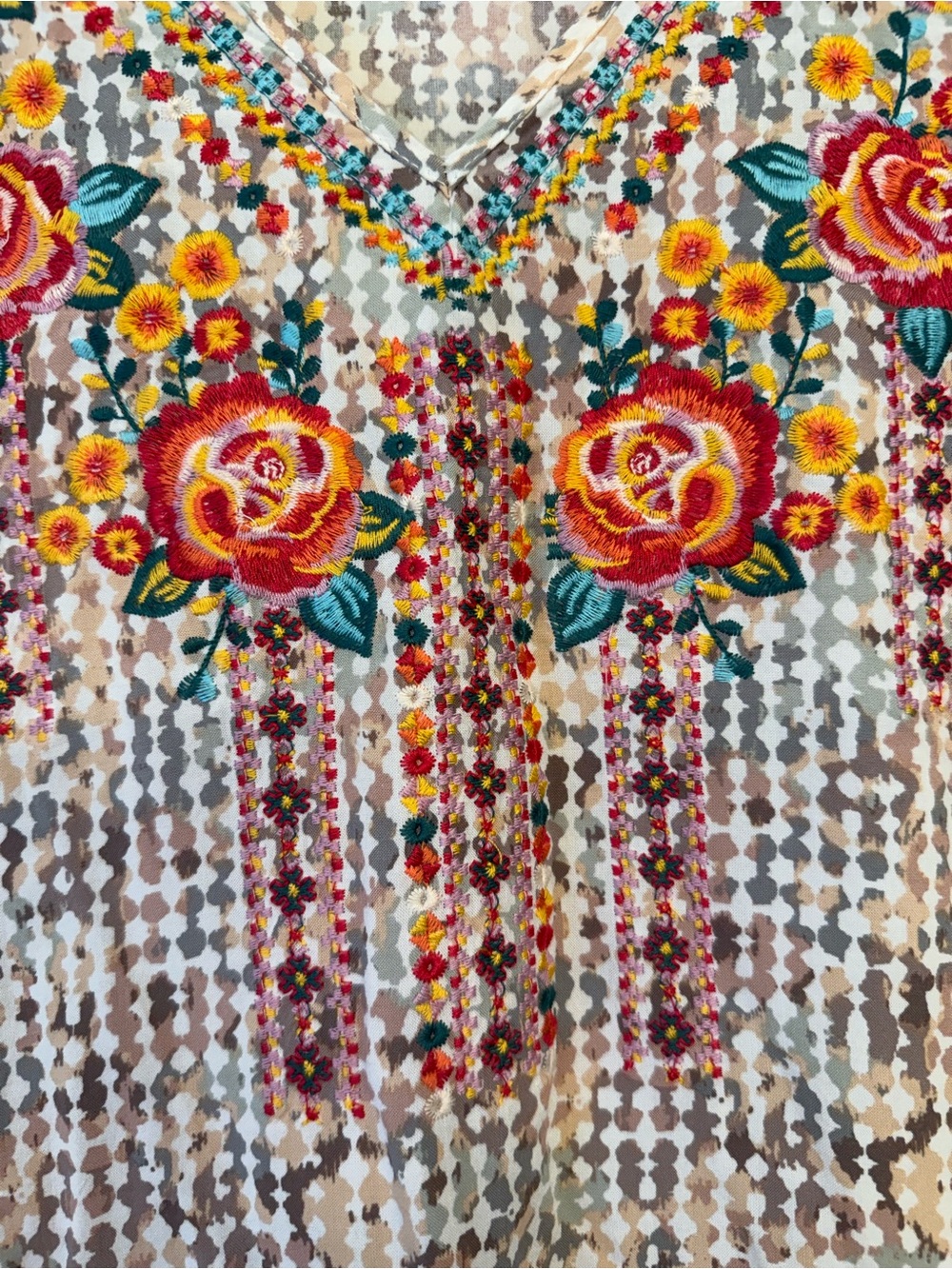 Savanna Jane Embroidered Floral Boho Tunic Top Medium V-Neck - Picture 5 of 6